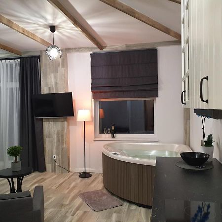 Apartamentai Su Jacuzzi Panevėžys Exteriér fotografie